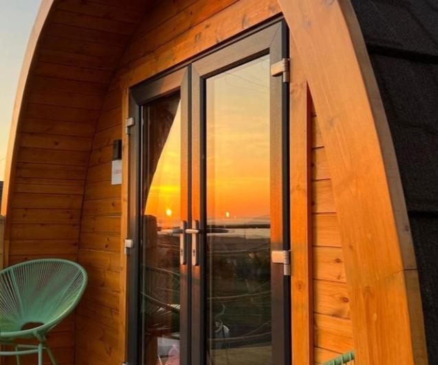 The Sleepy Crofter Glamping - Achiltibuie Hotel Exterior photo
